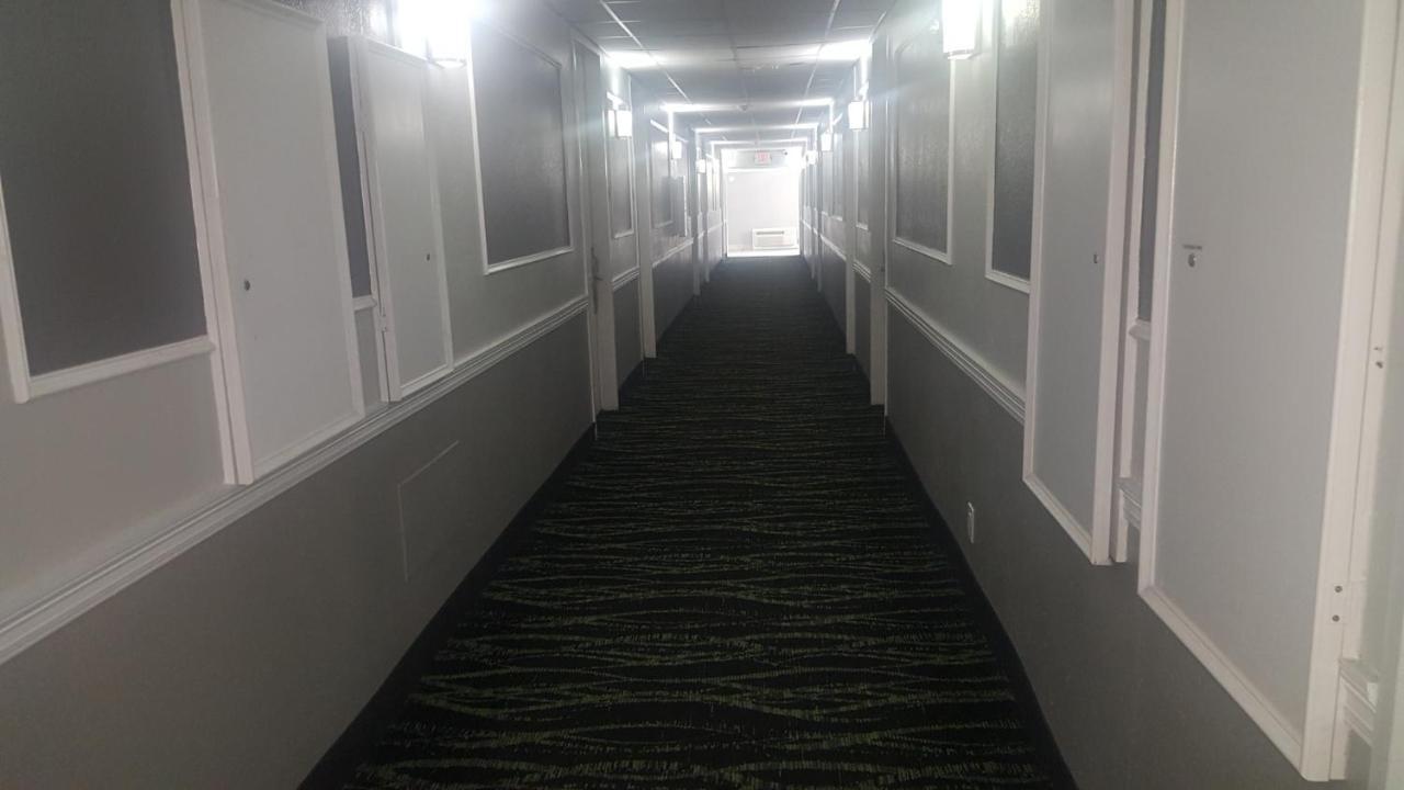 Regency Inn & Suites Pensacola Exterior photo